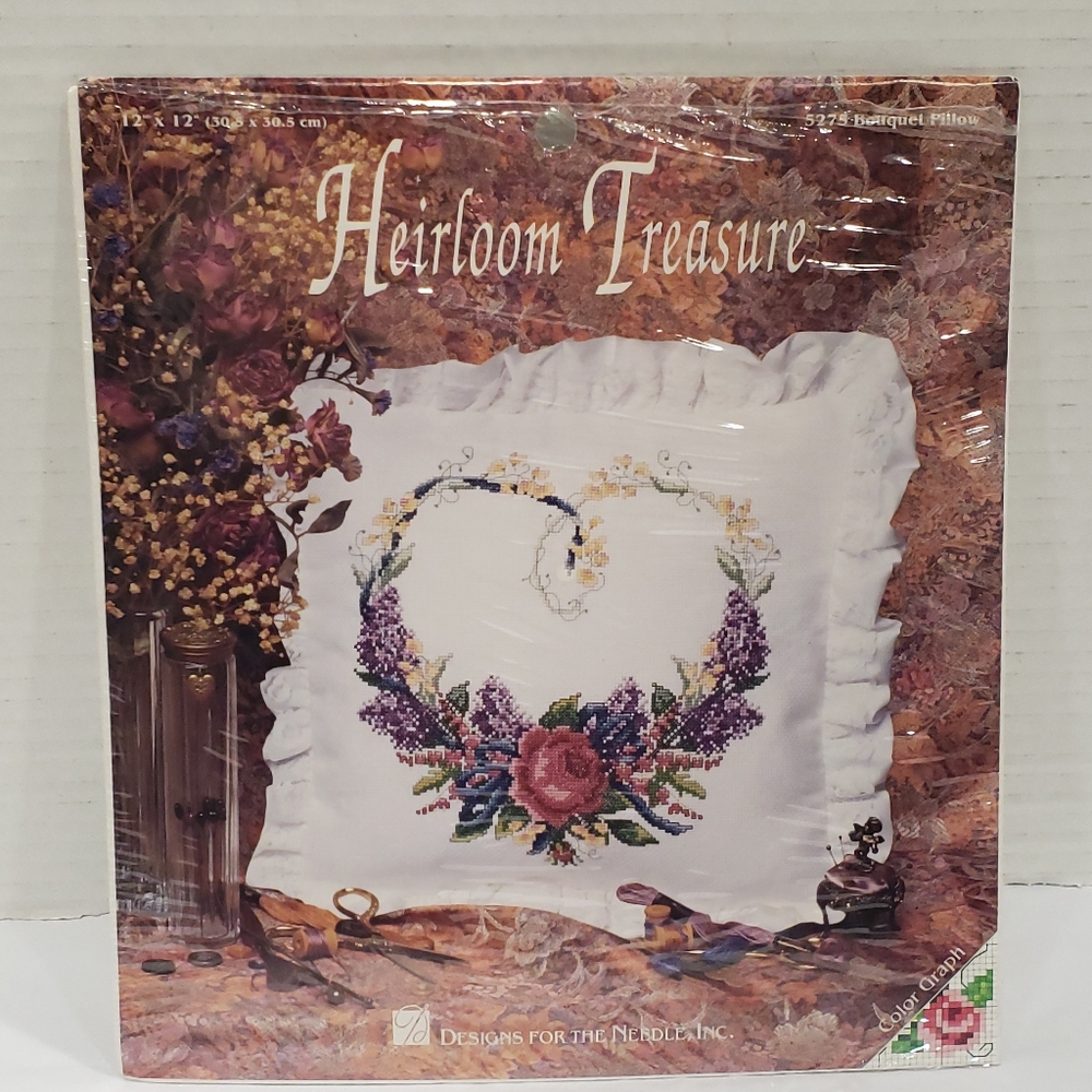 Vintage Heirloom Treasures 5275 Bouquet Pillow Needlepoint Kit